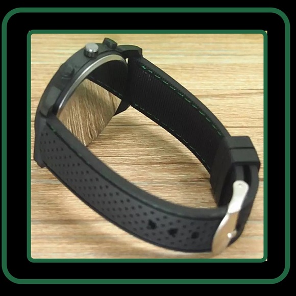 Silicone Band w/Green Trim Men’s Watch NWT - Picture 3 of 5